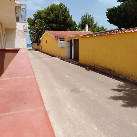 דירה Casalabate Apartment *